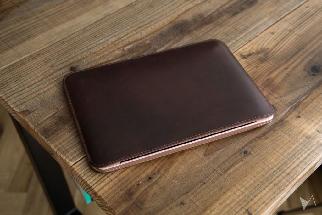 引き算の美学。  熟成レザーが光る究極のMacBookケースを買いました – drip  「Leather MacBook Case 12inch」  