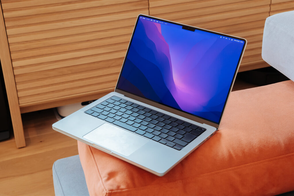 MacBook Pro （M1 Pro、2021） を半年使うと、モデルチェンジの意味がみえてきた ： 実機レビュー