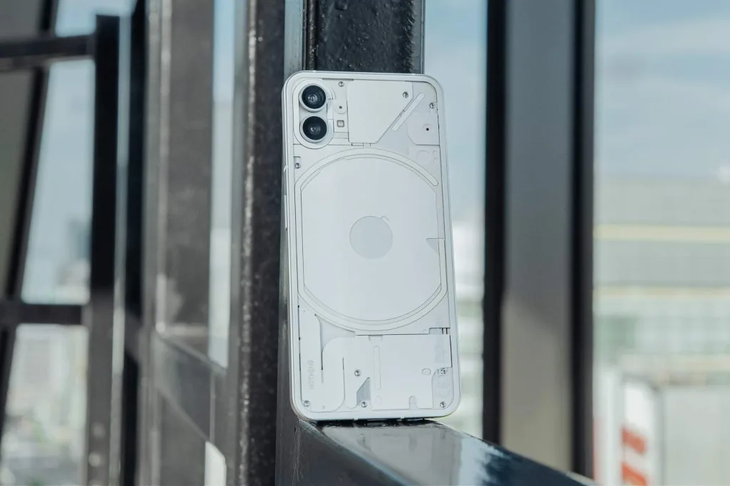 Nothing Phone (2) は2023年夏発売、 公式ティザーが公開。  Snapdragon 8搭載で性能アップか