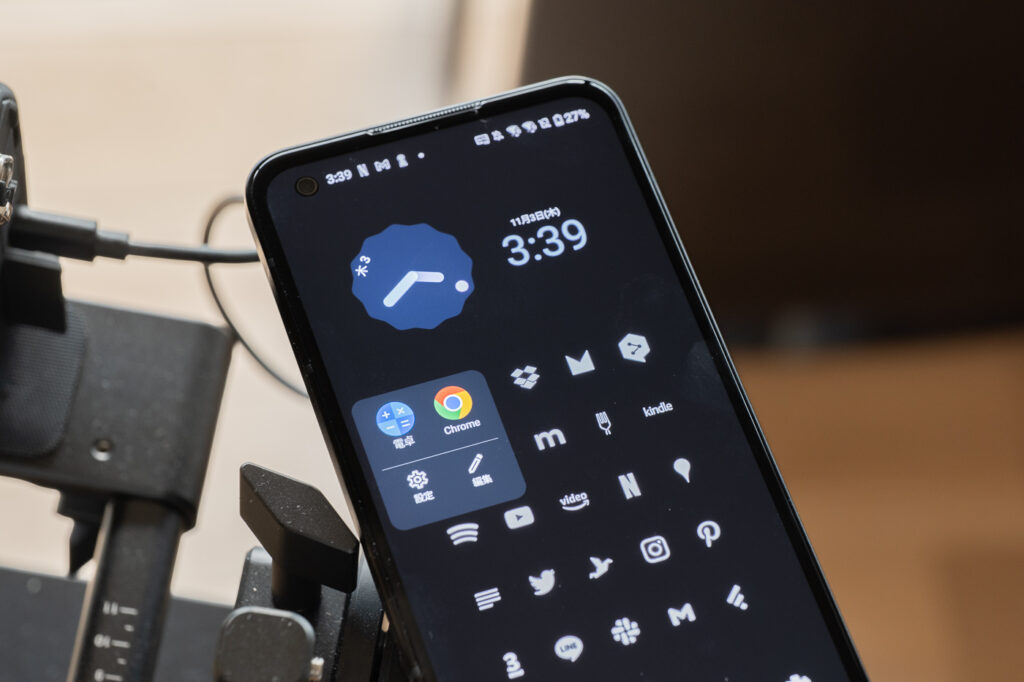 片手に収まるフラッグシップ「Zenfone 9」は、多彩な機能でギークを射抜くスマートフォン ： 実機レビュー