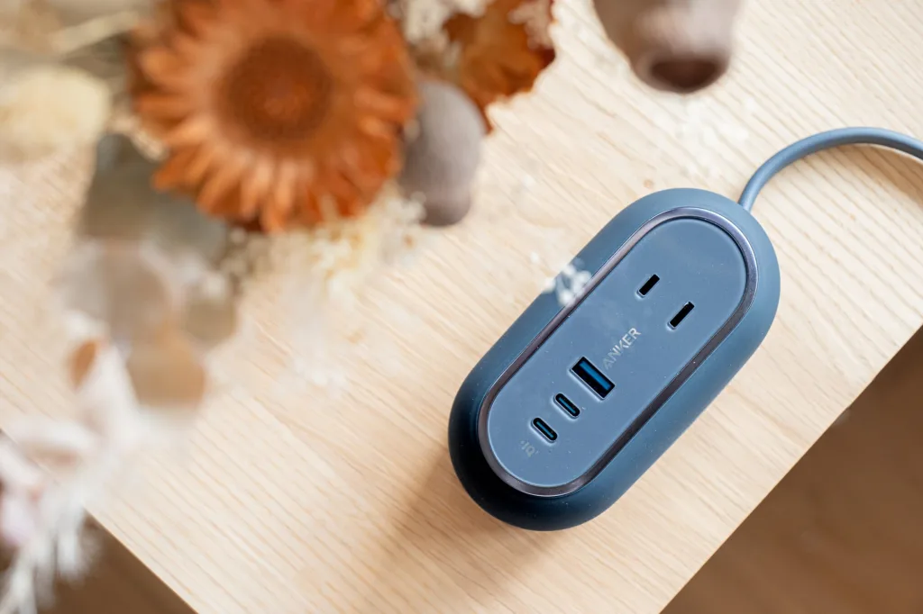 小旅行に最適！ 最大5台に給電できるコンパクトな電源タップ 「Anker 615 USB Power Strip」