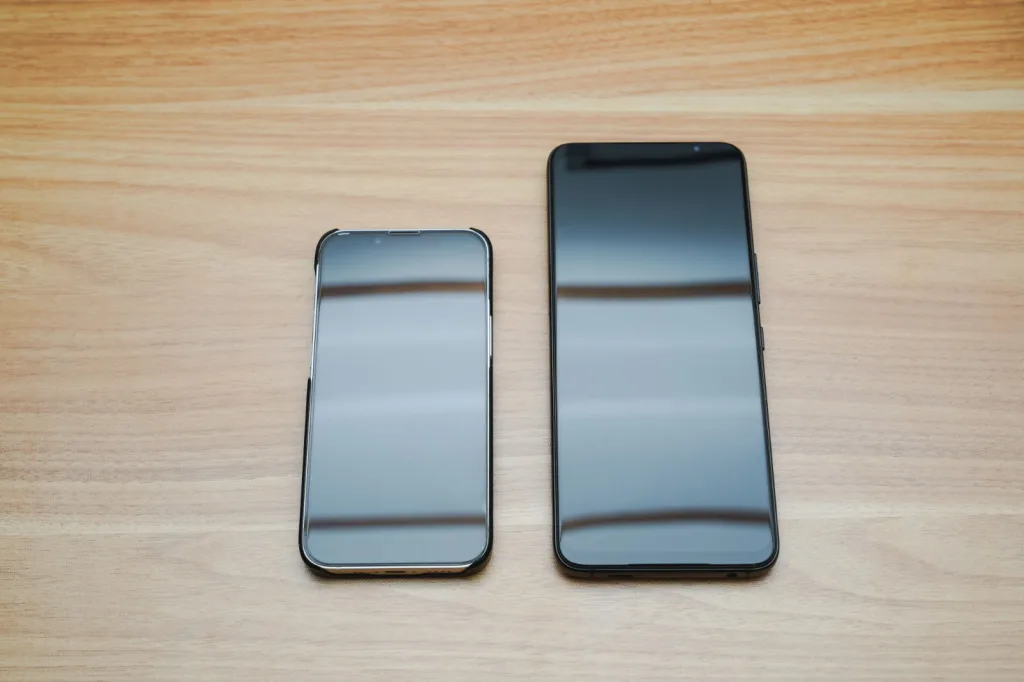 iPhone13miniとROG Phone 7
